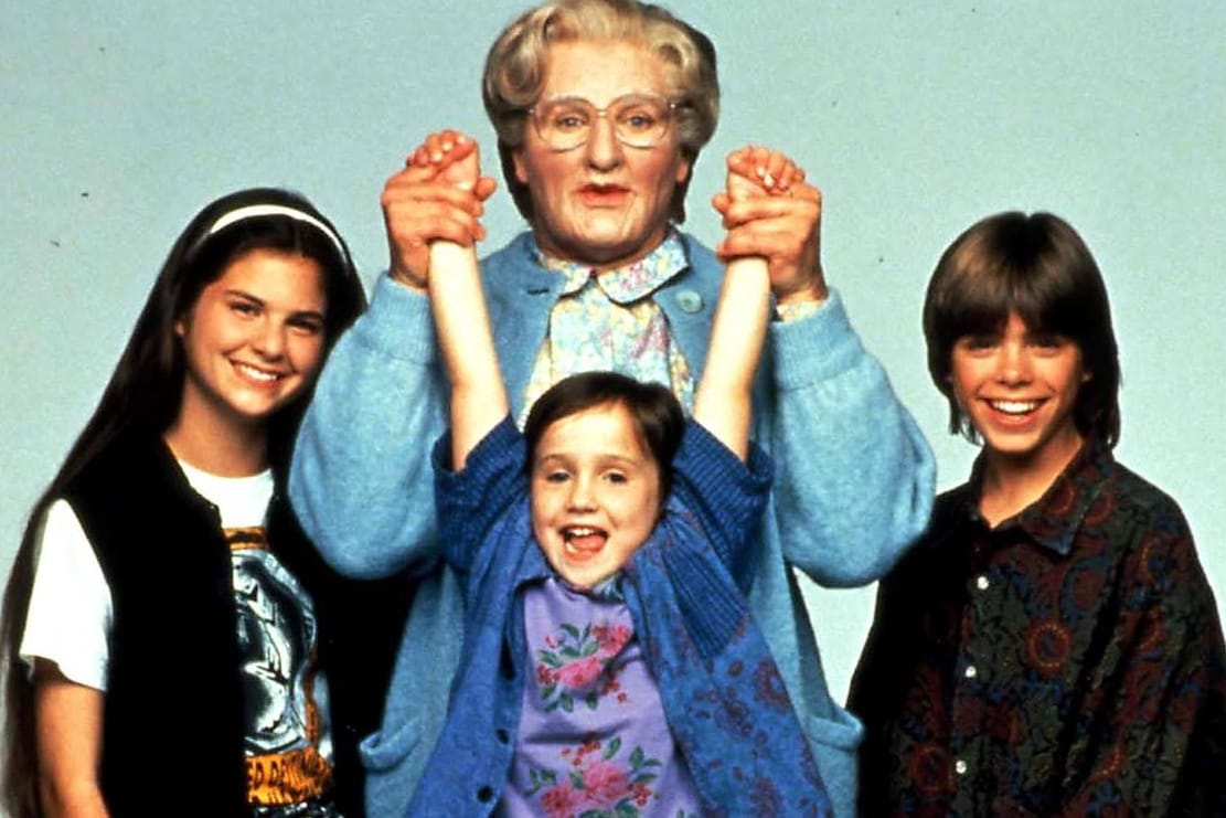 "Mrs. Doubtfire": 1993 spielten Lisa Jakub, Mara Wilson und Matthew Lawrence (v.l.) zusammen mit Hauptdarsteller Robin Williams (M.).