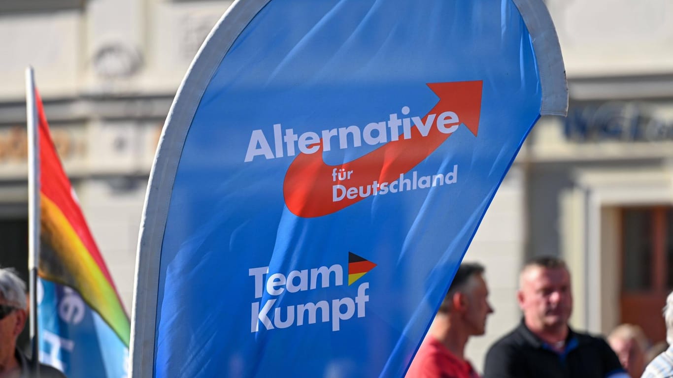 Alternative für Deutschland (Symbolbild): Ein Bundestagsabgeordneter der Partei wurde in Bautzen von einem Unbekannten niedergeschlagen.