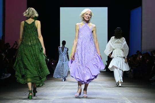 Zum Auftakt der Fashion Week zeigt die finnische Designerin Sofia Ilmonen ihre Kreationen.