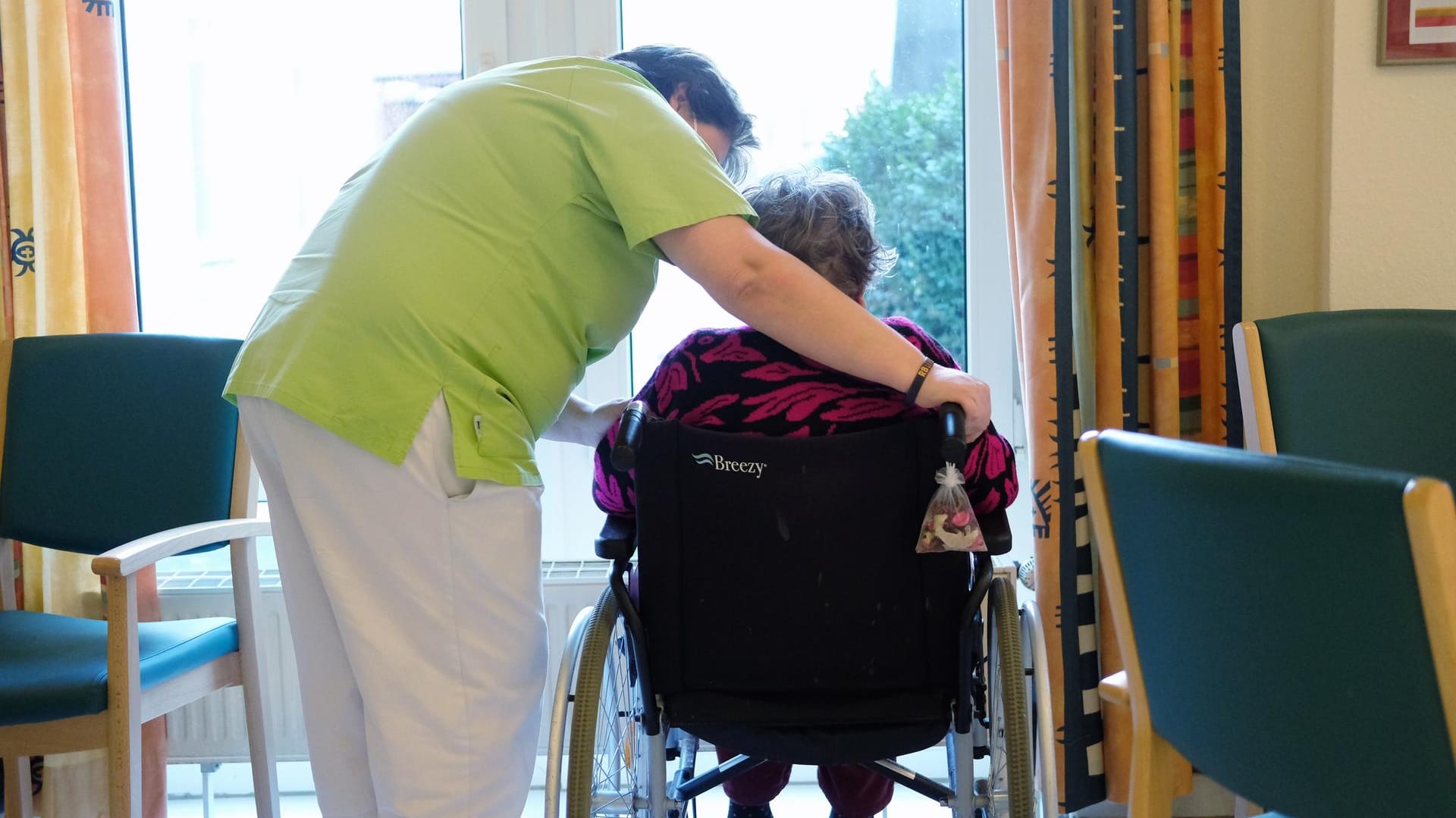 Ab Mittwoch gilt die einrichtungsbezogene Impfpflicht etwa für Mitarbeiter in Pflegeheimen. (Symbolfoto)