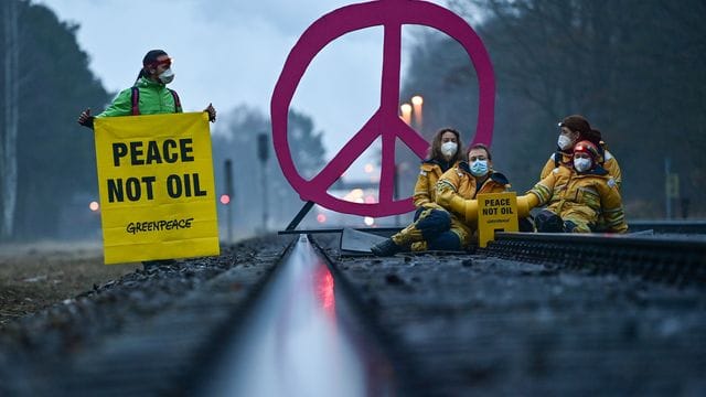 Greenpeace protestiert bei der Rosneft-Tochter PCK