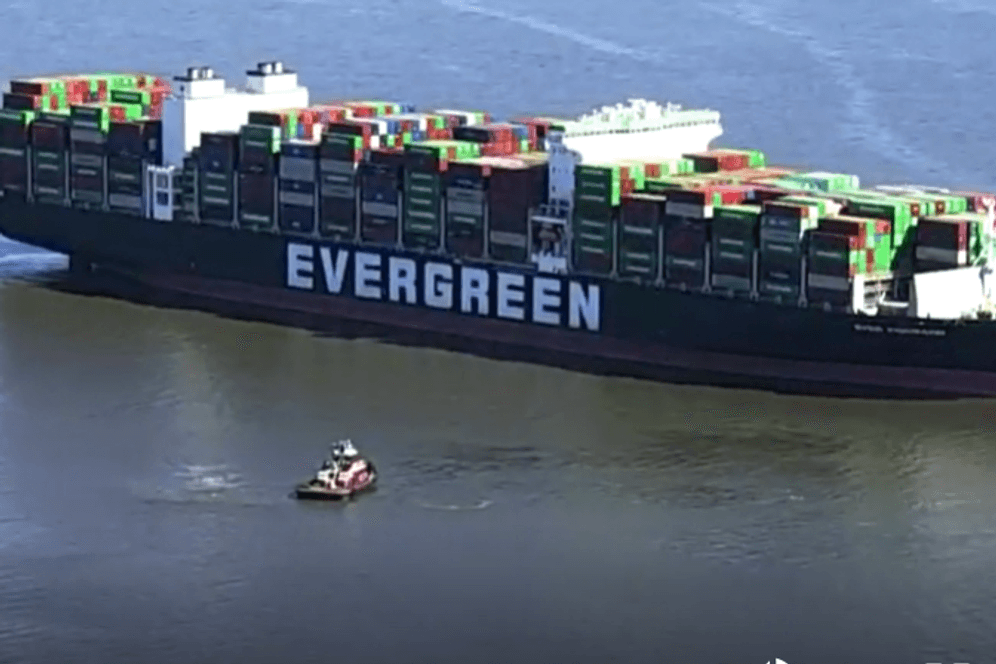 Die "Ever Forward" der Evergreen-Reederei steckt vor Baltimore fest.