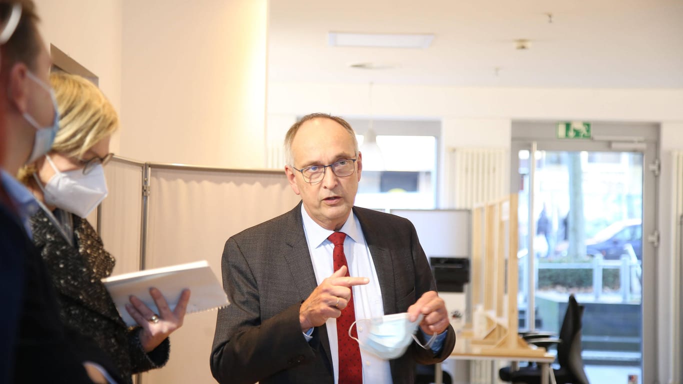 Dr. Frank Renken, Leiter des Dortmunder Gesundheitsamtes (Archivbild): Die Lage in den Krankenhäusern der Stadt ist weiter angespannt.
