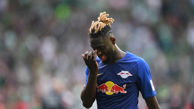 Ging auf Leihbasis der Saison 2019/2020 von RB Leipzig zu Leeds United: Jean-Kévin Augustin. Ging auf Leihbasis der Saison 2019/2020 von RB Leipzig zu Leeds United: Jean-Kévin Augustin.
