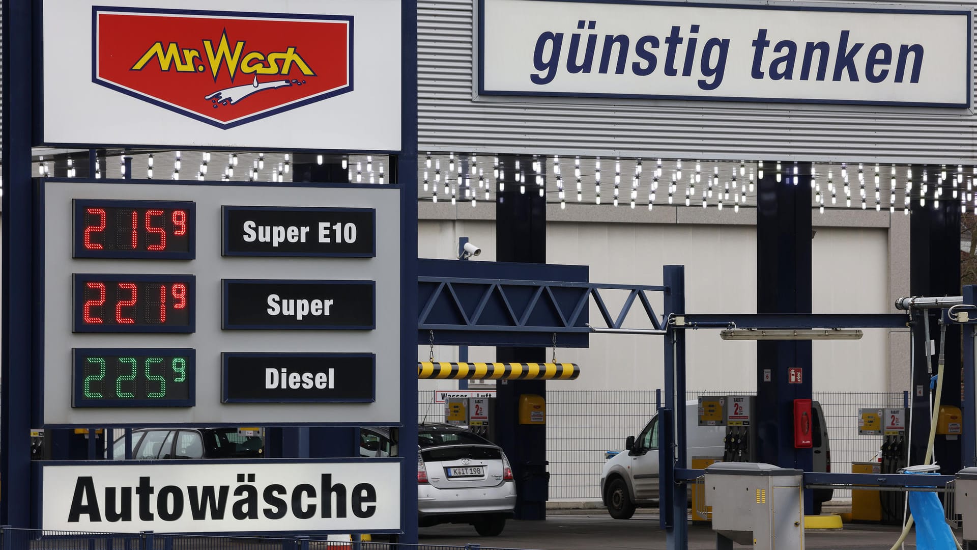 Tankstelle in Köln: Bürokratischer Schnellschuss?