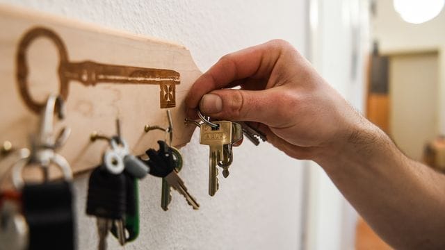 Damit sich eine Zweitwohnung steuerlich geltend machen lässt, müssen bestimmte Voraussetzungen erfüllt sein. Damit sich eine Zweitwohnung steuerlich geltend machen lässt, müssen bestimmte Voraussetzungen erfüllt sein.