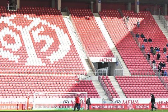 Die Mainzer hoffen im eigenen Stadion beim Nachholspiel gegen den BVB auf ein konkurrenzfähiges Team.