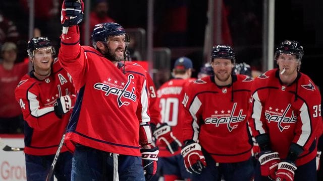 Der linke Flügel der Washington Capitals, Alexander Owetschkin (8), hat mit dem 767. Der linke Flügel der Washington Capitals, Alexander Owetschkin (8), hat mit dem 767.
