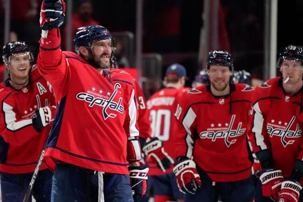 Der linke Flügel der Washington Capitals, Alexander Owetschkin (8), hat mit dem 767.