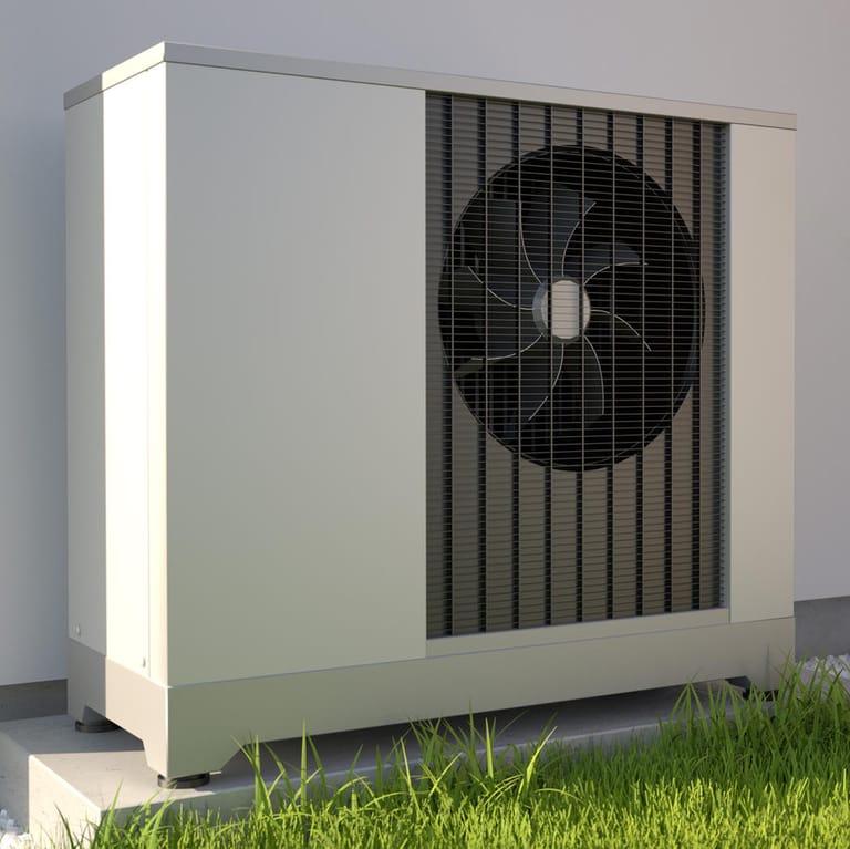 Luftwärmepumpe: Das Heizsystem benötigt Strom, damit es läuft.