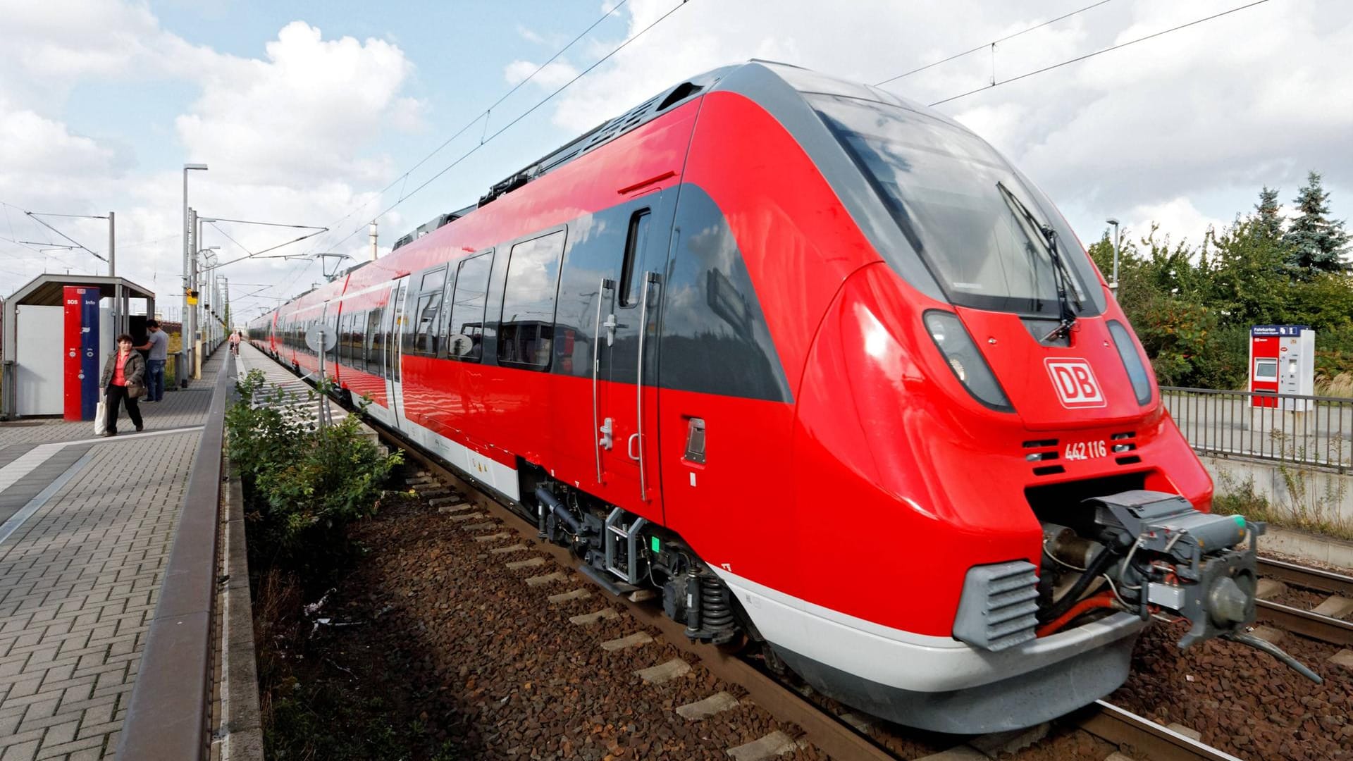 Dresden/Leipzig: Züge fahren aufeinander zu – vielbefahrene Strecke dicht