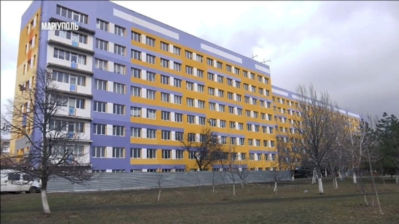 Das Krankenhaus Nr. 2 in Mariupol: Russische Truppen sollen die Angestellten als Geiseln genommen haben.