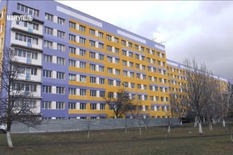 Das Krankenhaus Nr. 2 in Mariupol: Russische Truppen sollen die Angestellten als Geiseln genommen haben.