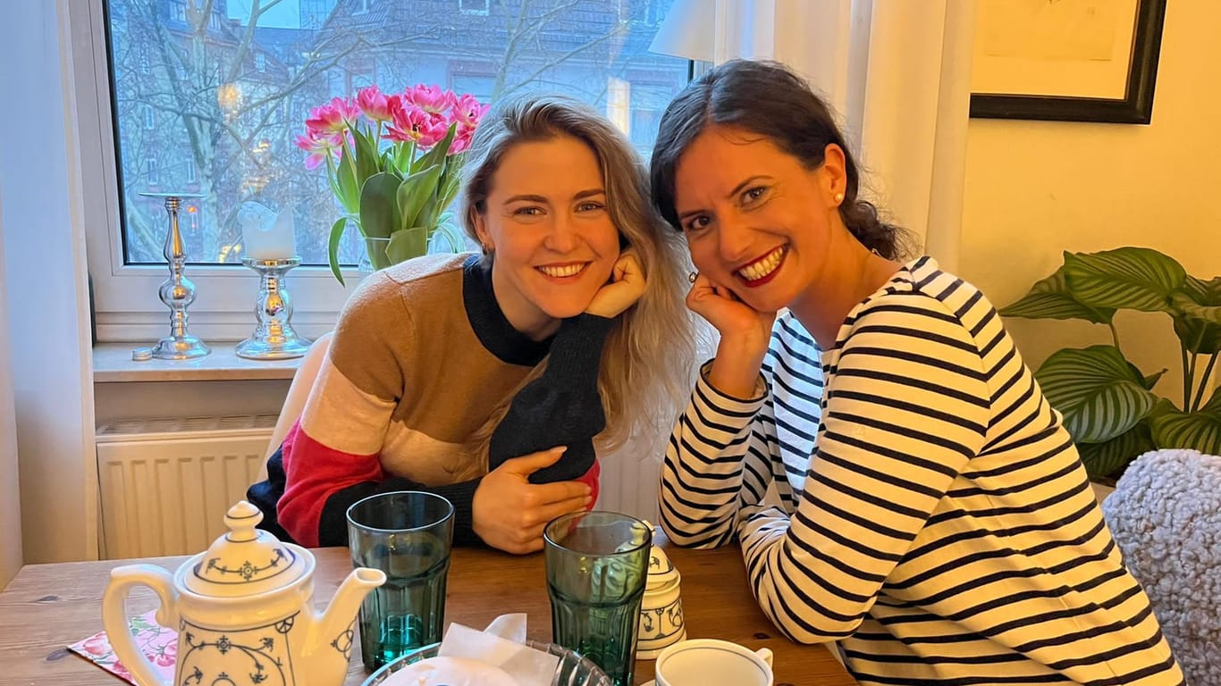 Daria Olefirenko (links) und Sabine Nietmann: Daria lebt seit zwei Jahren in Frankfurt und ist die Tochter von Anzhelika Olefirenko.