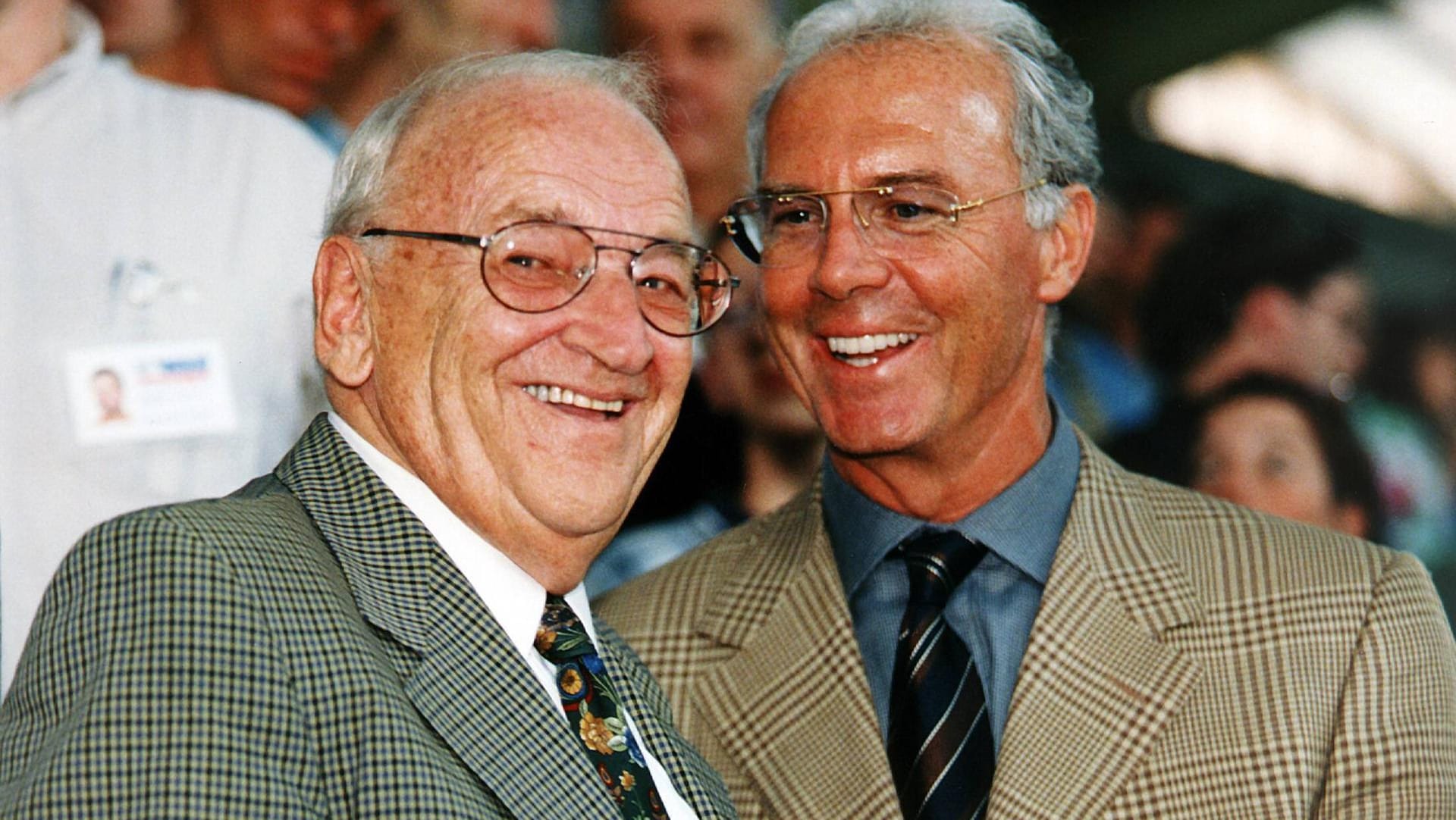 Ex-DFB-Präsident Egidius Braun (li.): Hier im Jahr 1998 mit dem damaligen Bayern-Präsidenten Franz Beckenbauer. Ex-DFB-Präsident Egidius Braun (li.): Hier im Jahr 1998 mit dem damaligen Bayern-Präsidenten Franz Beckenbauer.