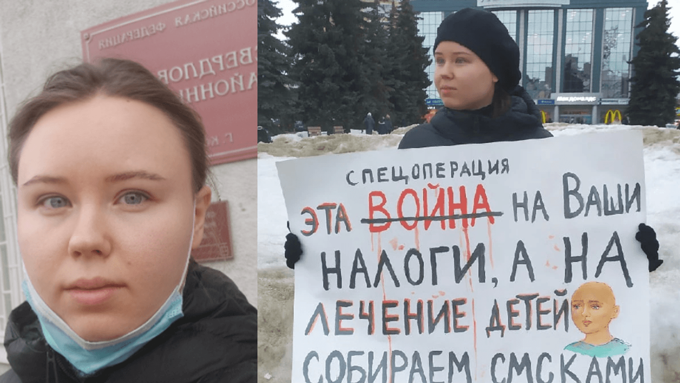 Die Erste: Irina Shumilowa wurde schon am Tag nach Verabschiedung des Gesetzes verurteilt. Auf ihrem Plakat ist "Krieg" durchgestrichen, "Sondereinsatz" steht darüber.