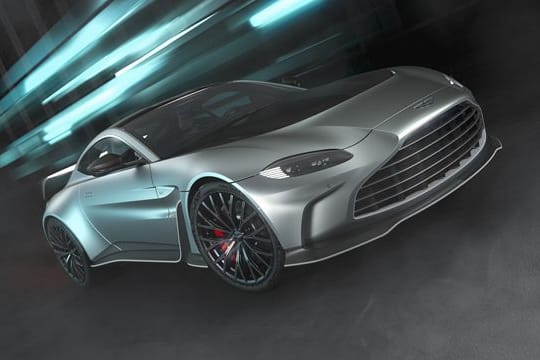 Begehrte Dutzendware: Vom Vantage legt Aston Martin noch mal 333 Exemplare mit Zwölfzylinder.