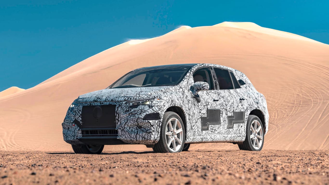 Getarnt auf letzten Testfahrten: Noch dieses Jahr will Mercedes das elektrische EQS SUV auf den Markt bringen.