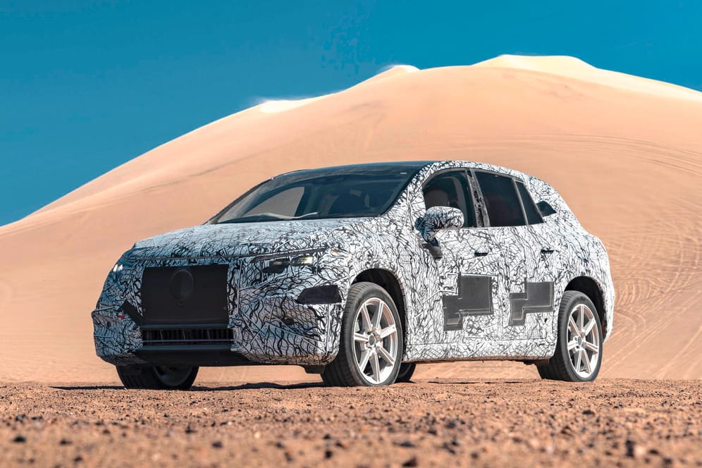 Getarnt auf letzten Testfahrten: Noch dieses Jahr will Mercedes das elektrische EQS SUV auf den Markt bringen.