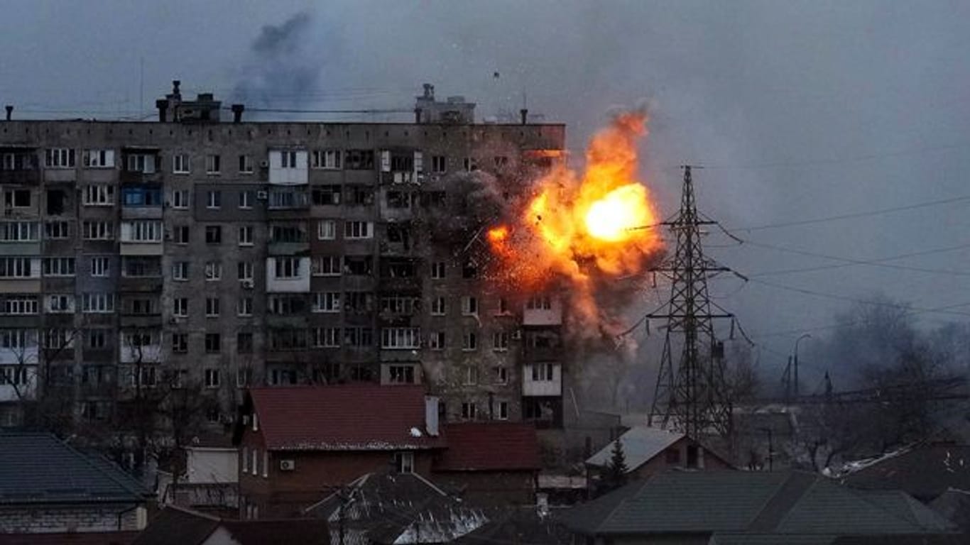 Besonders schwere Kämpfe gibt es in der Ukraine um die Stadt Mariupol - humanitäre Organisationen bezeichnen die Lage dort als katastrophal.