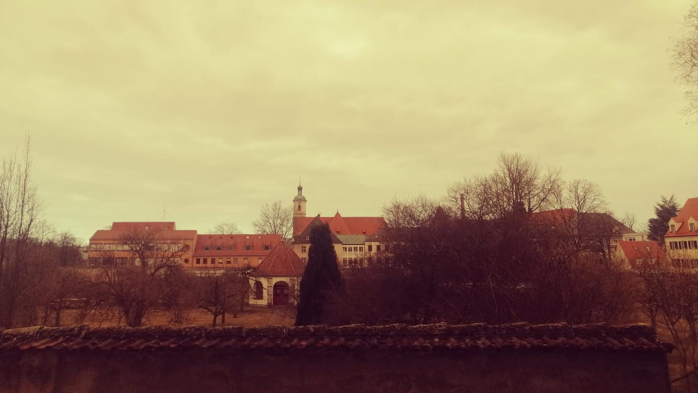 Auch im nahen Augsburg war der Himmel rot gefärbt. Mittwochs überwog bereits wieder das typische Grau.