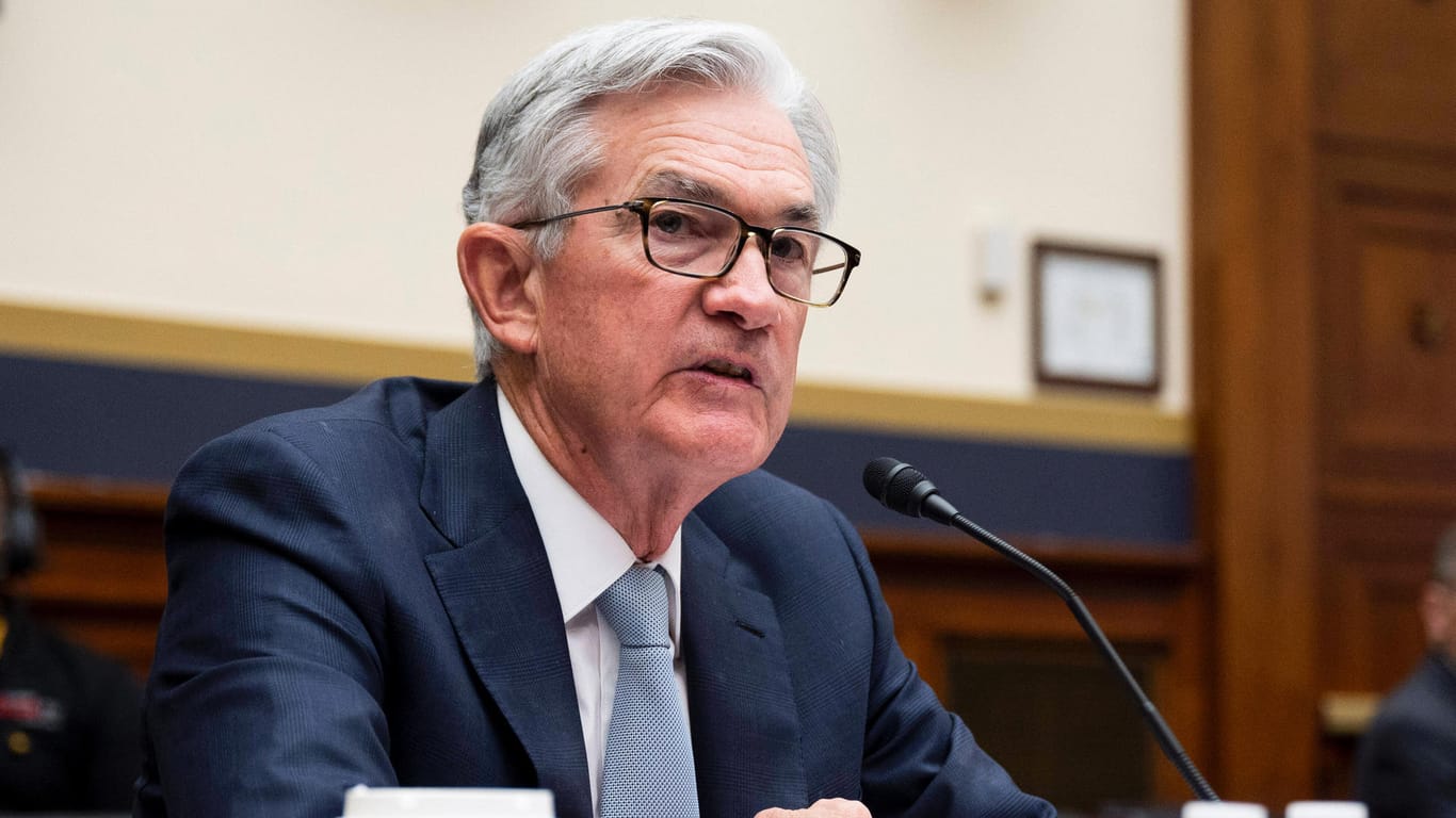 Fed-Chef Jerome Powell: Die US-Zentralbank hebt den Leitzins an.