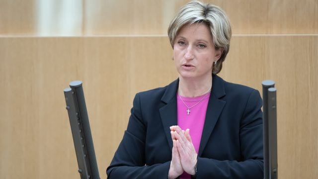 Nicole Hoffmeister-Kraut (CDU) Nicole Hoffmeister-Kraut (CDU)