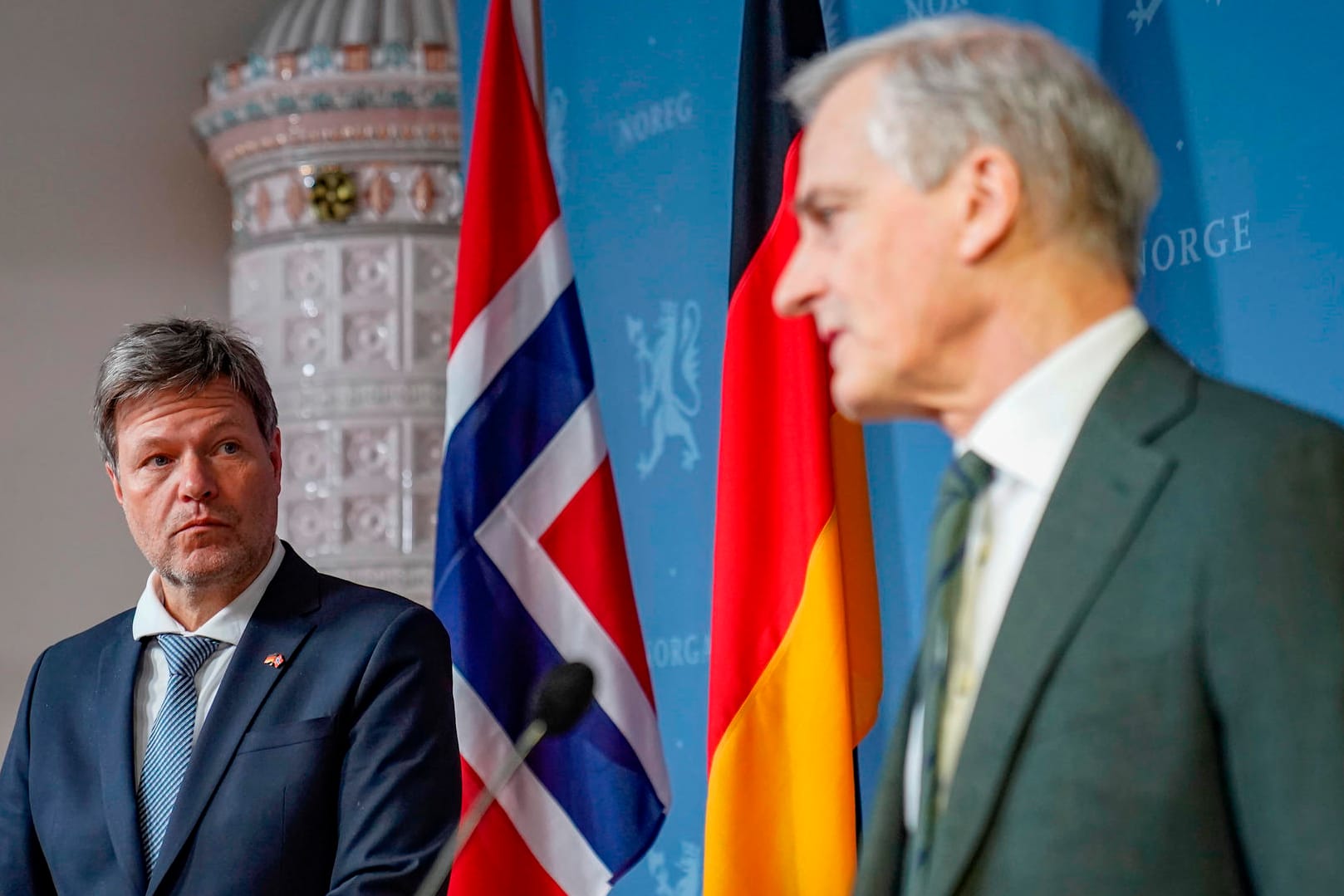 Wirtschaftsminister Robert Habeck (l.) und Norwegens Ministerpräsident Jonas Gahr Støre: Die Skandinavier stellen Deutschland in Aussicht, mehr Flüssiggas zu liefern. Wirtschaftsminister Robert Habeck (l.) und Norwegens Ministerpräsident Jonas Gahr Støre: Die Skandinavier stellen Deutschland in Aussicht, mehr Flüssiggas zu liefern.