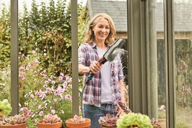 Garten-Deals: Ergattern Sie einen Akku-Hochdruckreiniger von Bosch zum Tiefstpreis.