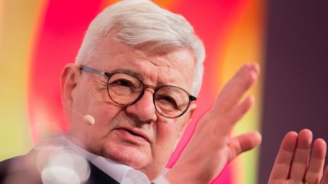 Joschka Fischer: Der Westen muss auf die Aggression des russischen Präsidenten mit "Entschlossenheit plus Vorsicht" reagieren.