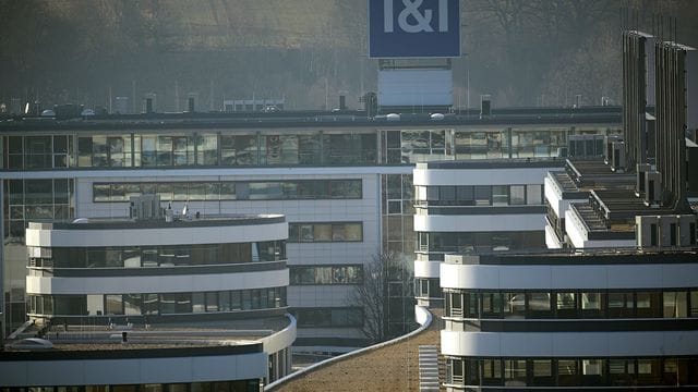 Das Foto zeigt den Bürokomplex des Internetunternehmens 1&1 in Montabaur.