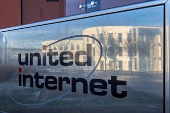 Beim Konzernumsatz rechnet United Internet 2022 nun mit etwas mehr als seit Dezember bekannt.
