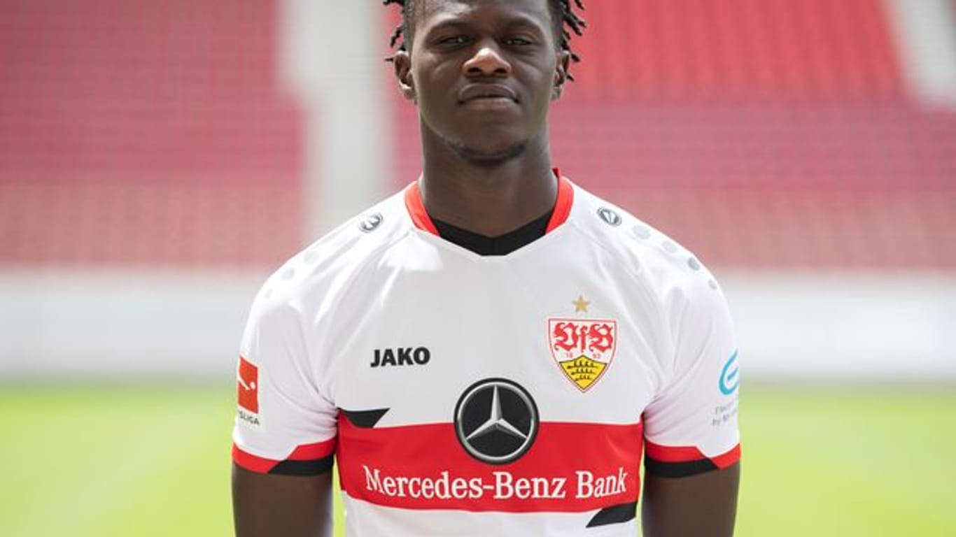 Der VfB Stuttgart muss länger auf Naouirou Ahamada verzichten.
