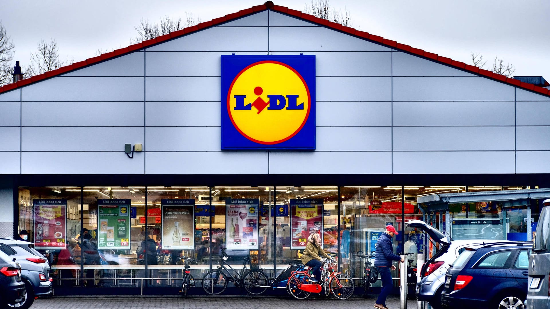 Einzelhändler: Bei Lidl dürfen pro Haushalt nur noch fünf Konserven gekauft werden.