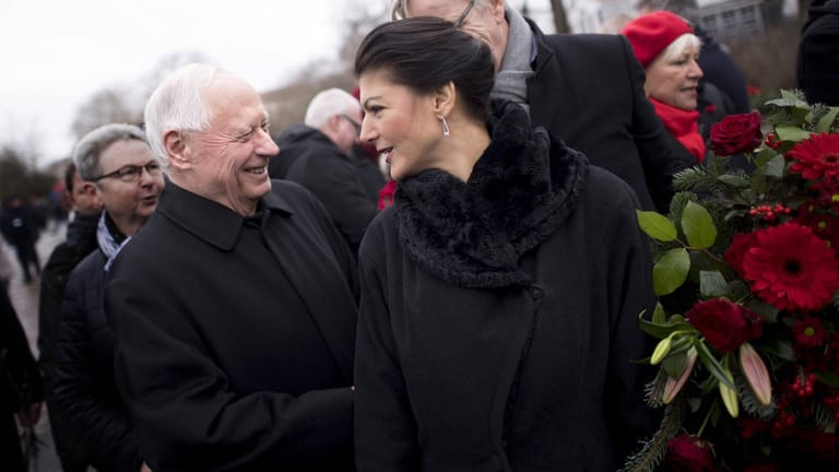 Oskar Lafontaine und Sahra Wagenknecht 2019 bei einer Gedenkveranstaltung: Beide Politiker sind beziehungsweise waren in der Linken.