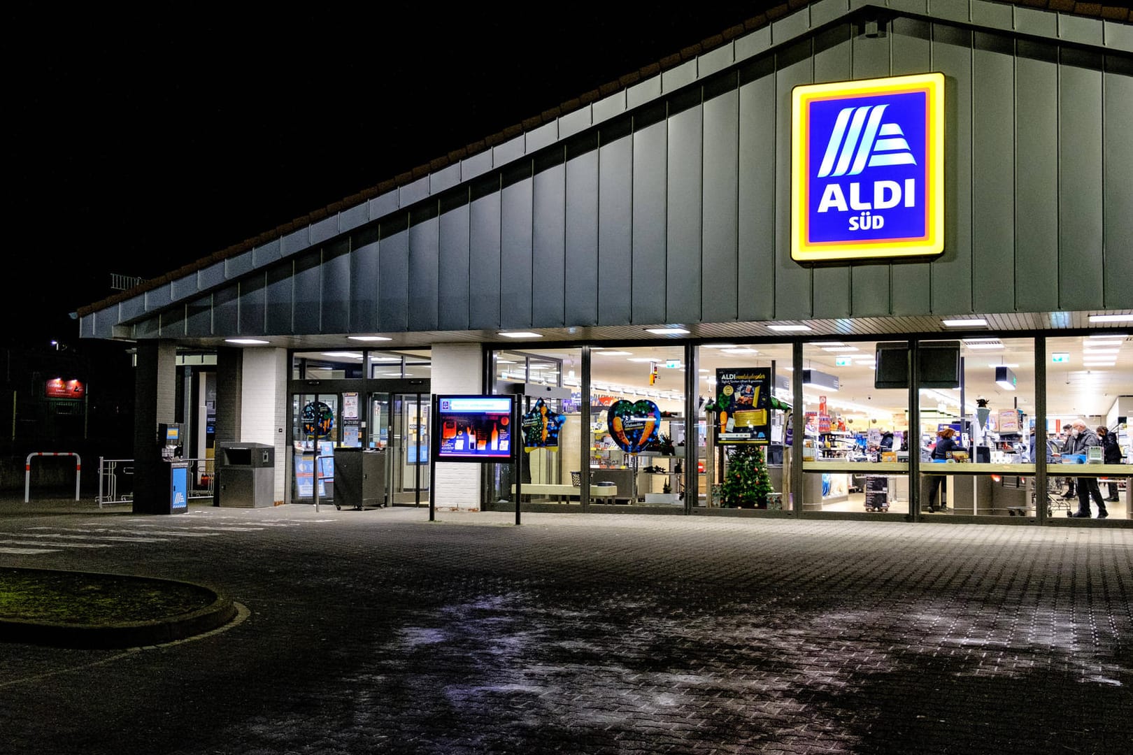 Preiserhöhung: Nachdem Aldi lange Zeit gezögert hatte, gibt der Discounter nun gestiegene Herstellerpreise an den Endverbraucher weiter.