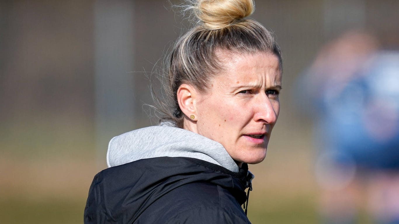 Anja Mittag: Die Co-Trainerin von Rasenballsport Leipzig steht bald wieder selbst auf dem Platz.