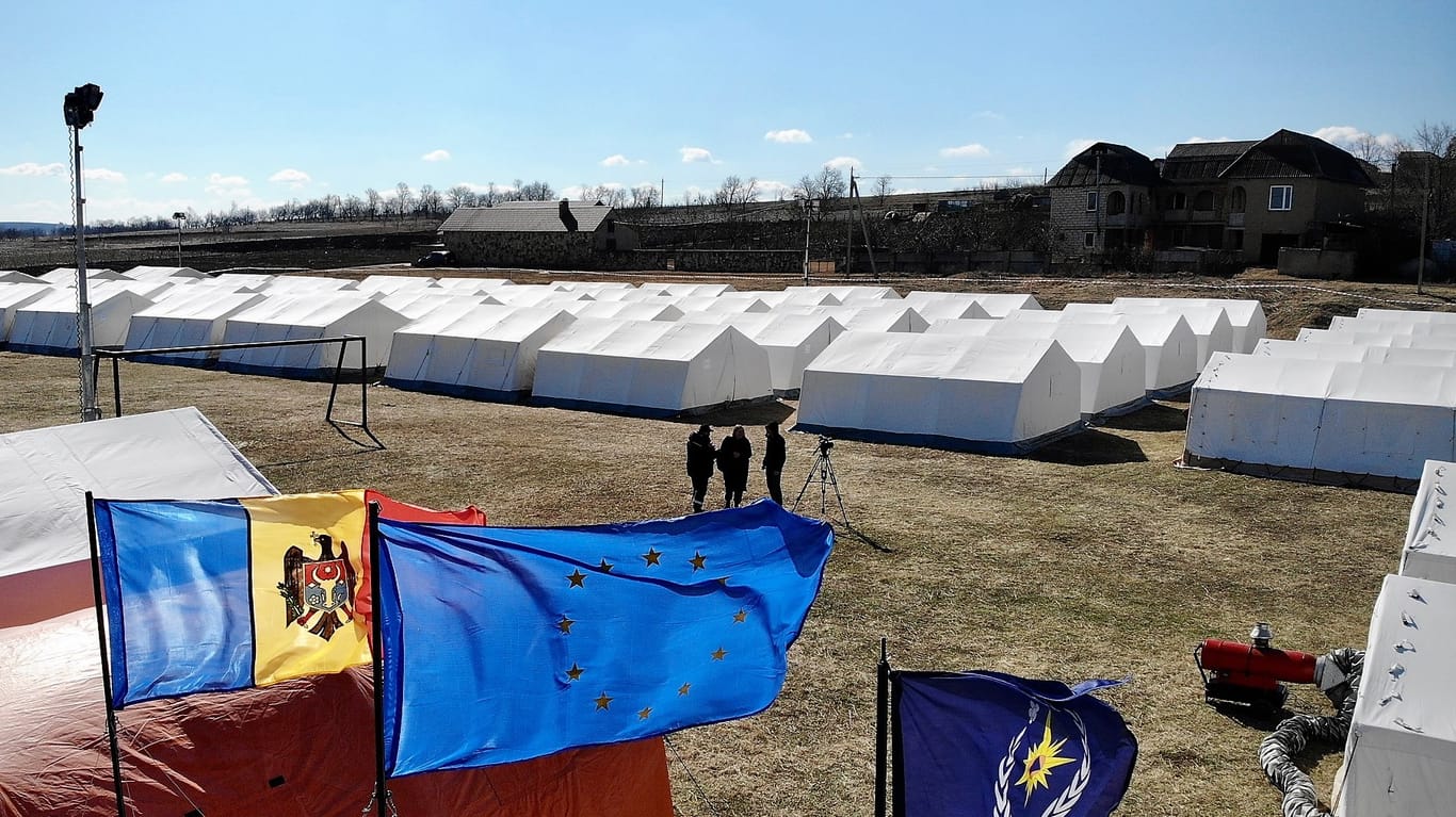 Flüchtlingscamp an der ukrainischen Grenze: Aktuell gibt es hier Kapazitäten für 500 Geflüchtete. Bei Bedarf können diese auf 1.600 Personen ausgebaut werden.