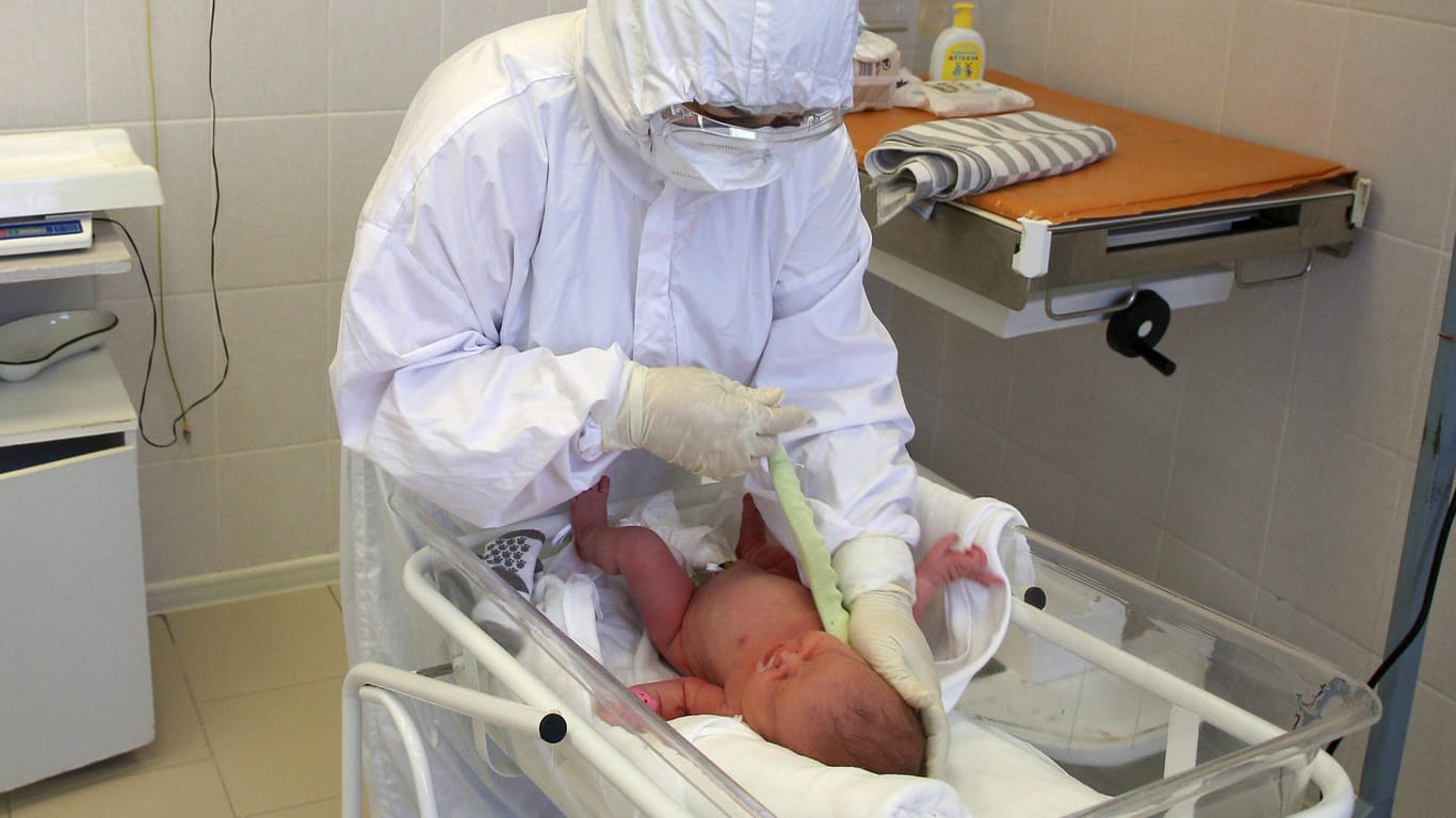 Coronavirus: Damit sich Neugeborene nicht anstecken, sollten Hygienemaßnahmen eingehalten werden.
