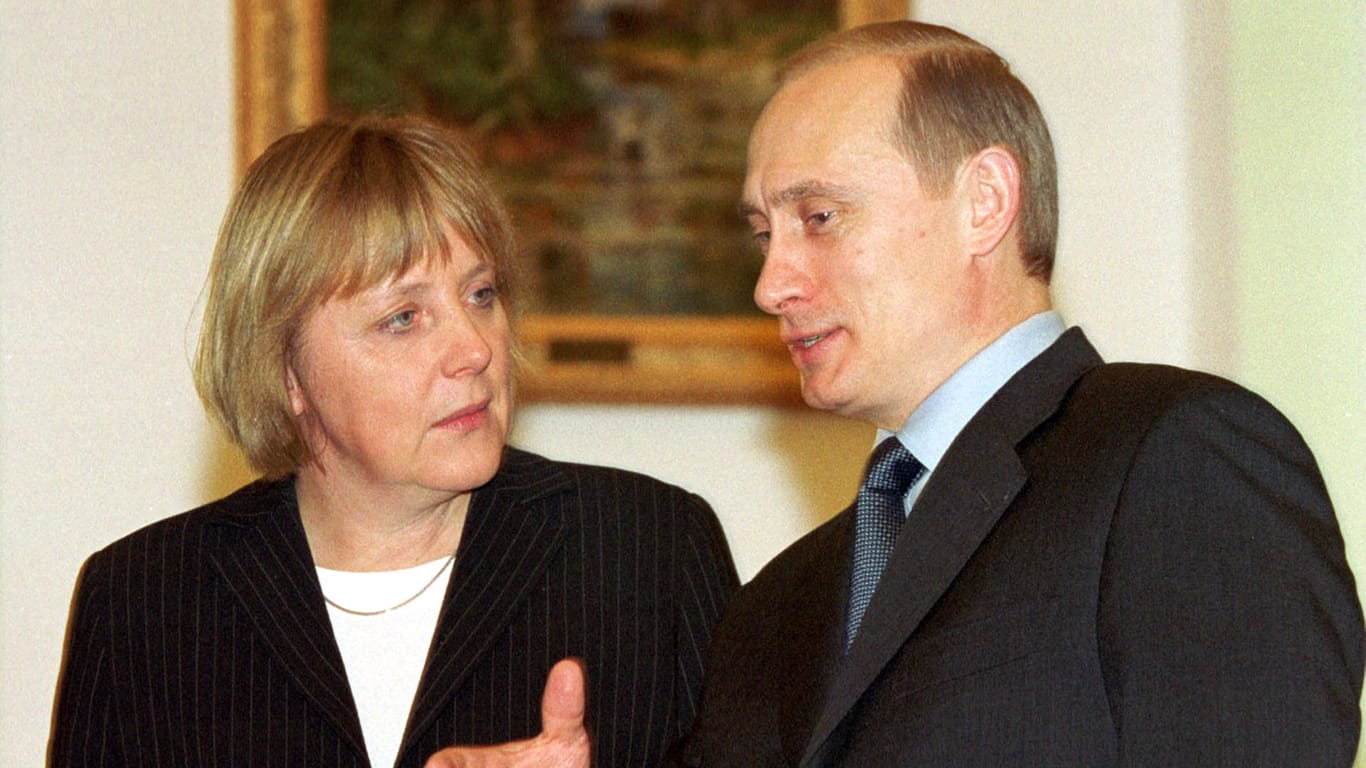 Wegbegleiter: Merkel, damals noch Oppositionschefin, 2002 bei einem Treffen mit Putin.