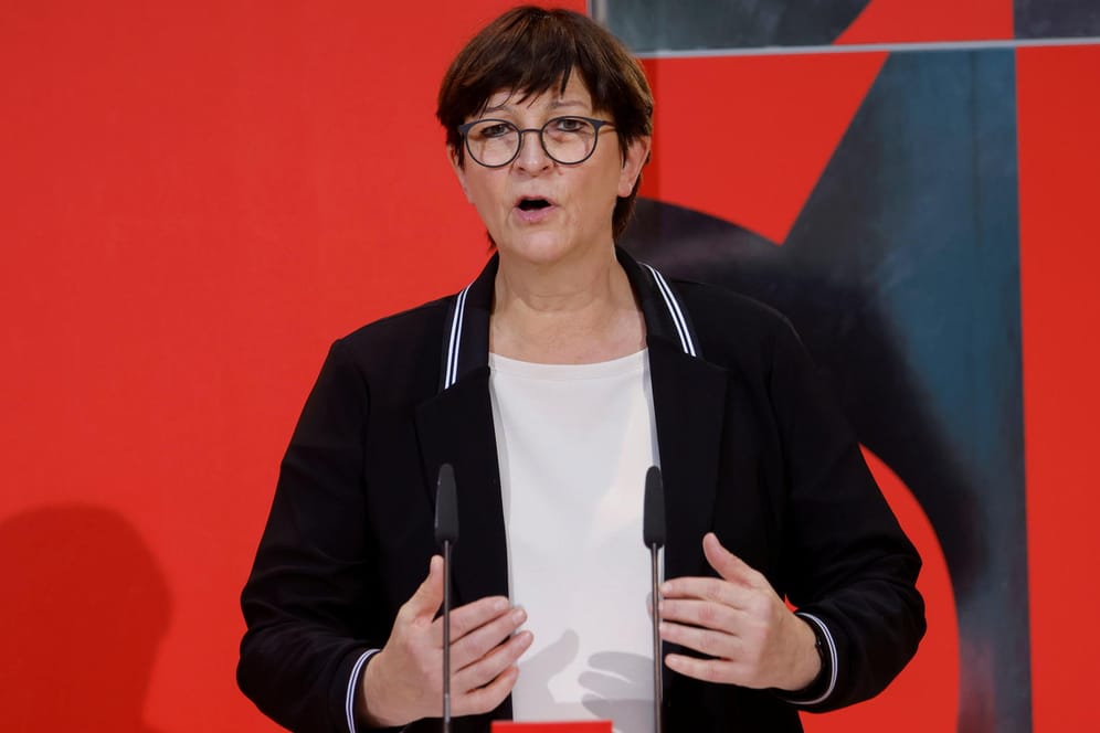 SPD-Chefin Saskia Esken: "Steinmeier wendet sich jenen Orten zu, die nicht immer im Mittelpunkt der bundesdeutschen Politik stehen."