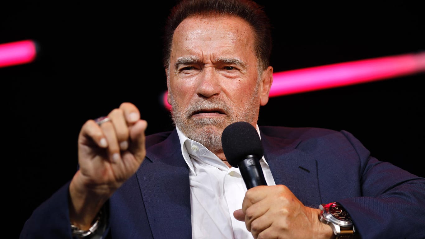 Arnold Schwarzenegger: Der Actionheld meldet sich mit einer bewegenden Videobotschaft zu Wort.