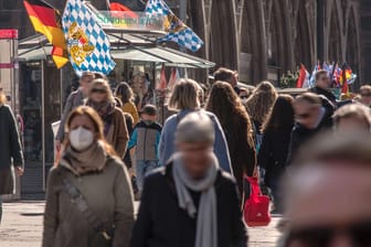 Münchner beim Shoppen (Symbolbild): Die Ansteckungszahlen in Deutschland liegen derzeit auf Rekordniveau.