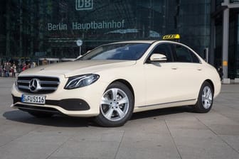 E wie Einprägsam: Die E-Klasse von Mercedes und ihre Vorgänger prägten über Jahrzehnte das Bild vom Taxi in Deutschland.