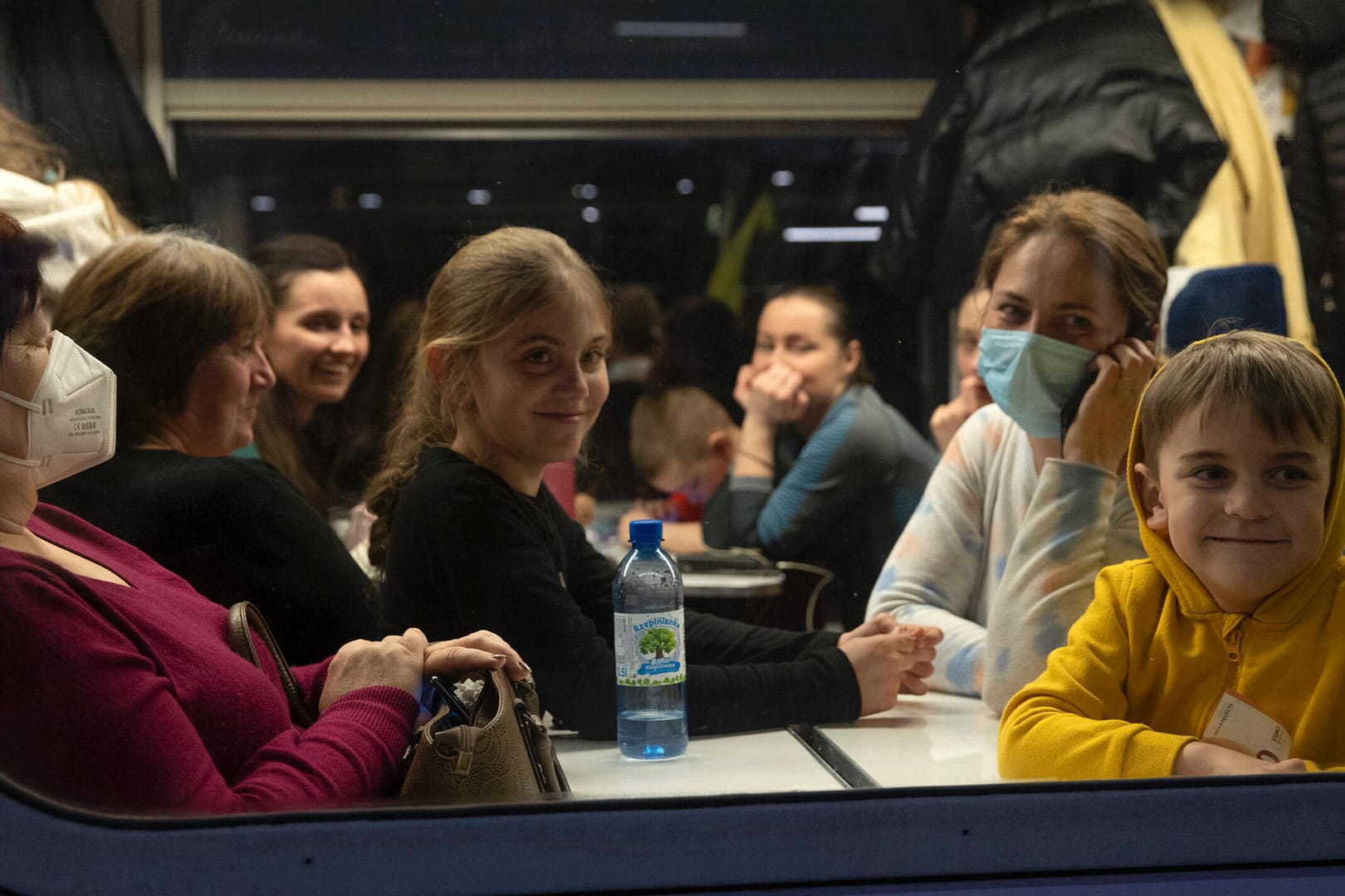 Schutzsuchende aus der Ukraine (Archivbild): Täglich kommen 2.000 ukrainische Geflüchtete am Frankfurter Hauptbahnhof an.