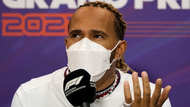 Formel-1-Pilot Lewis Hamilton vom Team Mercedes zahlt Geldstrafe.