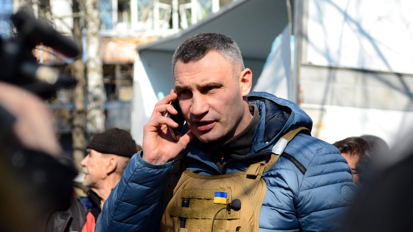 Er nimmt das Hilfsangebot von Kölns Oberbürgermeisterin Henriette Reker an: Vitali Klitschko, Bürgermeister von Kiew.