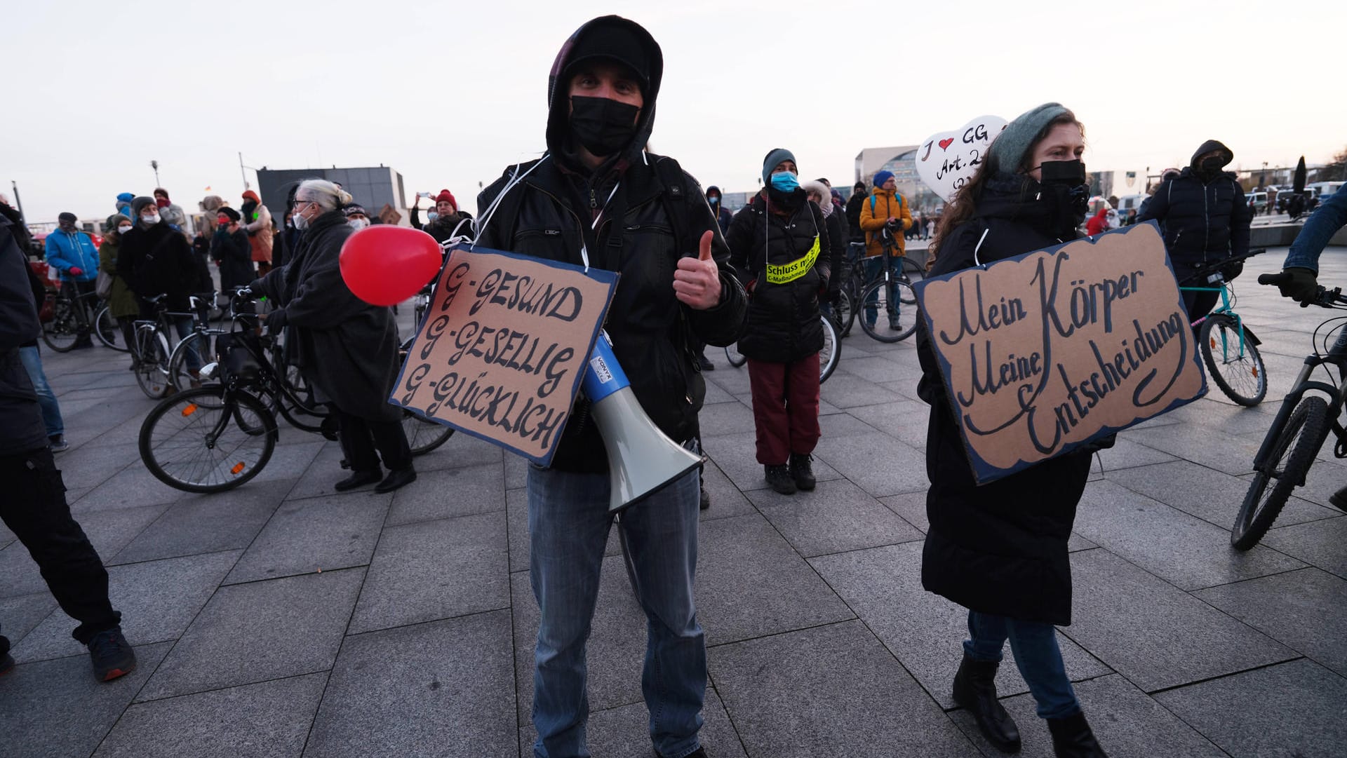 Protestierende gegen die Corona-Politik in Berlin (Archivbild): Die Veranstalter hatten mit deutlich mehr Teilnehmern gerechnet. Protestierende gegen die Corona-Politik in Berlin (Archivbild): Die Veranstalter hatten mit deutlich mehr Teilnehmern gerechnet.