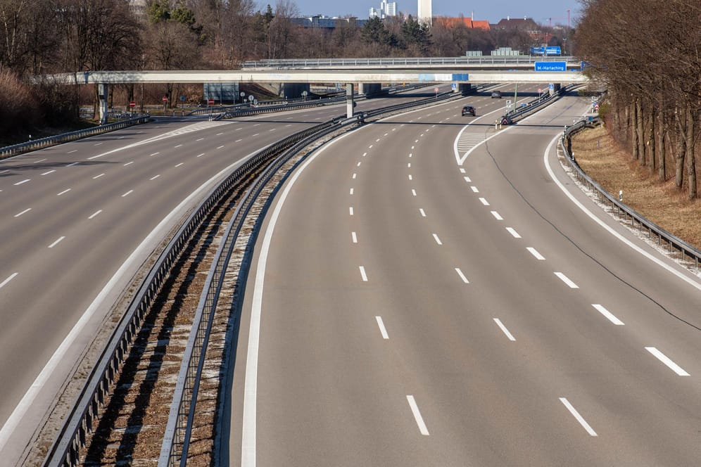 Leere Autobahn: Eine Mehrheit der Bürger ist für autofreie Sonntage.