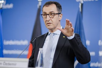 Cem Özdemir: Der Landwirtschaftsminister will Menschen bei Lebensmitteln entlasten.